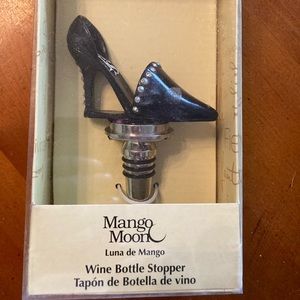 Mango moon wine stopper